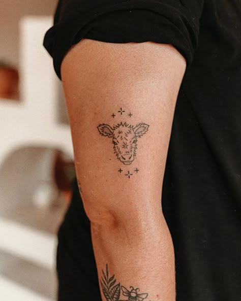 Cow Tattoo Realistic, Jersey Cow Tattoo, Two Headed Cow Tattoo, Cow Head Tattoo, Goose Tattoos, Two Headed Calf Tattoo, Highland Cow Tattoo, Hanna Tattoo, Goose Tattoo