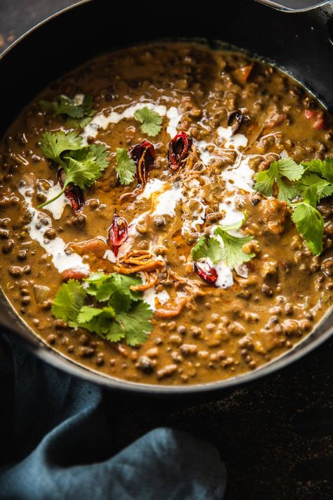 Black Lentil Dal Recipe, Indian Black Lentil Recipes, Black Lentil Dahl, Cava Black Lentils Recipe, Black Lentil Recipes, Black Lentil Curry, Black Dal Recipe, Vegan Dal Makhani, Vegan Dahl