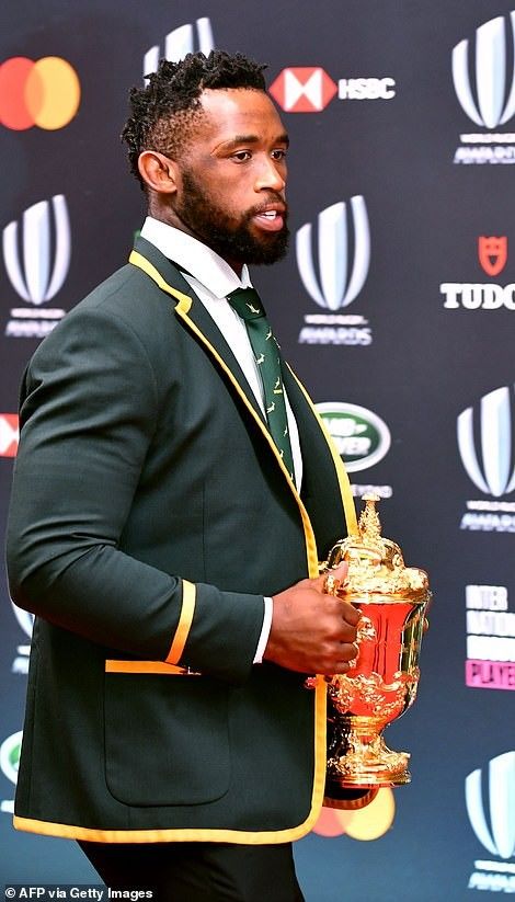 Rugby Players Hairstyles, Springboks Rugby, Rugby Cake, Siya Kolisi, Springbok Rugby, Rugby Boys, Rugby Sport, African Travel, Rugby Men