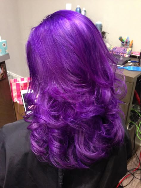 Bright Purple Hair, Light Purple Hair, Dark Purple Hair, Plum Hair, Dyed Hair Purple, Dip Dye Hair, Hair Color Crazy, Bright Hair Colors, Dyed Hair Inspiration