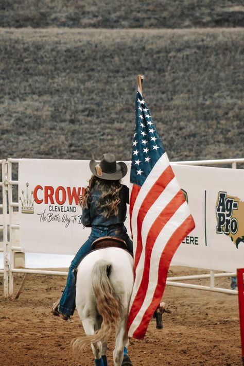 Rodeo Queen Aesthetic, Barrel Racing Aesthetic, America Flag Wallpaper, Rodeo Time, Pictures With Horses, Trick Riding, Cowgirl Pictures, Inspirational Horse Quotes, Patriotic Pictures