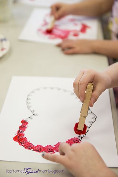 Valentine Pom Pom Painting for Preschoolers Easy Valentine Cards, Valentines Day Crafts For Preschoolers, Preschool Valentines Activities, Toddler Valentine Crafts, Preschool Valentine Crafts, Preschool Valentine, Valentines Activities, Easy Valentine Crafts, February Crafts