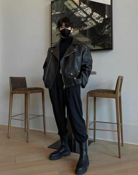 Streetware Outfits Men, Black Outfit Men, Bts Inspired Outfits, Outfits For Men, Mens Trendy Outfits, Guys Clothing Styles, Travel Outfits, Mens Outfit Inspiration, Leather Jacket Outfits