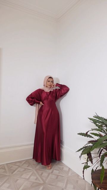 Bridal Satin Dress Style, Hijabi Formal Dresses, Bridal Shower Dress For Bridesmaid, Satin Dress Outfit Classy, Hijab Bridesmaid Dress, Habiba Da Silva, Hijab Bridesmaid, Satin Dress Outfit, Hijabi Dresses