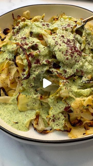 Shredded Cabbage Recipes, Warm Salad Recipes, Parsley Leaves, Roasted Cabbage, Roasted Vegetable Recipes, Small Food, My Favorite Recipes, Small Food Processor, Fall Dinner Recipes