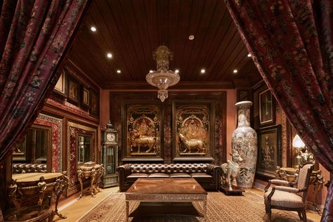 Sabyasachi House Interior, Oro Aesthetic, Sabyasachi Store, 1920s England, Fairmont Wedding, Bridal Boutique Interior, Store Design Boutique, Dream Wedding Decorations, Way To Success