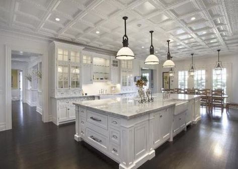 Southampton Mansion Perfect for a Labor Day Bash | Trulia Luxury Kitchens Mansions, Mansion Kitchen, Kitchens Design, Dream Kitchens Design, Amazing Kitchen, Best Kitchen Designs, White Kitchen Design, White Kitchens, Mansion Interior