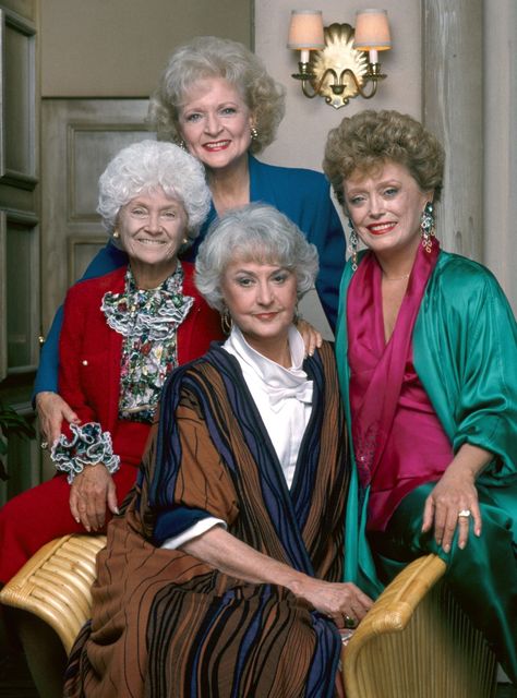 Group Of 4 Costumes, Group Costumes For 4, 4 People Halloween Costumes, Golden Girls Costumes, Funny Group Costumes, Timeless Show, Girl Group Costumes, Halloween Costumes For Work, Being A Friend