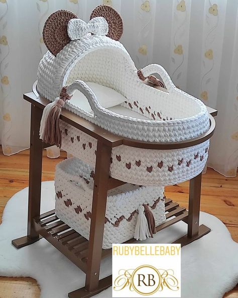 Crochet Baby Nest, Crochet Moses Basket, Baby Doll Furniture, Newborn Bed, Baby Moses, Baby Moses Basket, Diy Bebe, Baby Room Inspiration