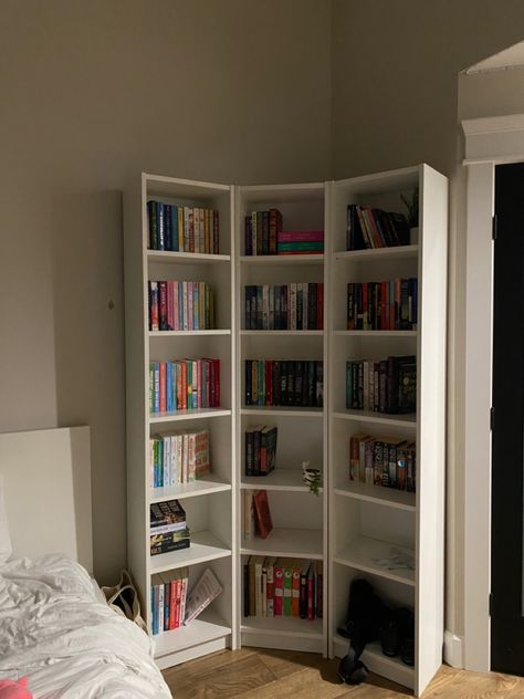 Small Bedroom With Bookshelf, Small Home Library Aesthetic, Small Library Room Ideas Bookshelves, Small Bedroom Bookshelf, Small Bedroom Bookshelf Ideas, Small Bookshelf Aesthetic, Small Library Room Ideas, Small Library Room, Dream Bookshelf