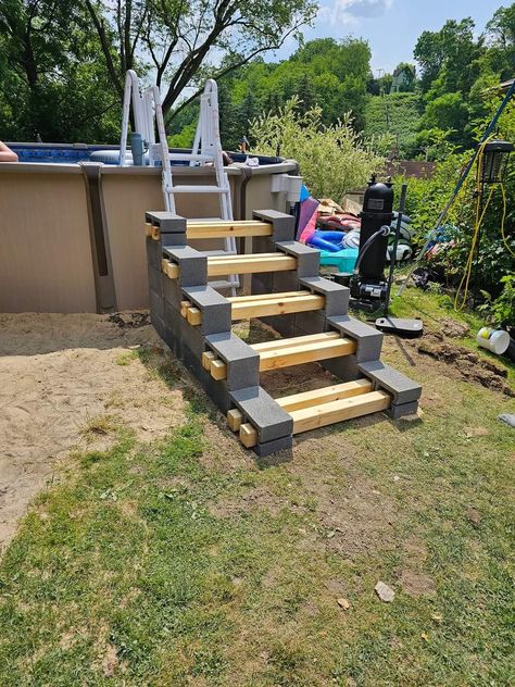 Diy Above Ground Pool Landscaping, Above Ground Pool Steps, Diy Above Ground Pool, Most Pinned, Cheap Pool, Deck Decor, Deck Backyard, House Pool, Cinder Blocks