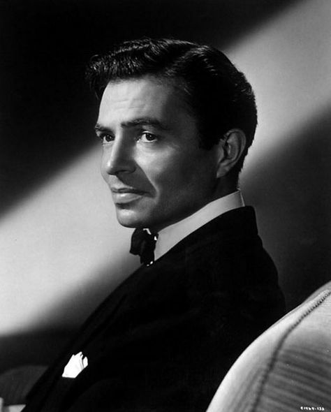 James Mason in East Side West Side (1949) 1940s Actors, James Mason, Classic Film Stars, Actor James, Hollywood Men, Actors Male, Classic Movie Stars, Old Hollywood Stars, Actrices Hollywood