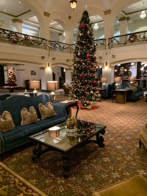 The lobby of this hotel is beautiful 😍 Hotel Lobby Christmas Decor, Hotel Christmas Decorations Lobbies, Christmas Hotel Lobby, Hotel Lobby Interior Design, Christmas Hotel, Lobby Interior Design, Lobby Interior, The Lobby, Hotel Lobby