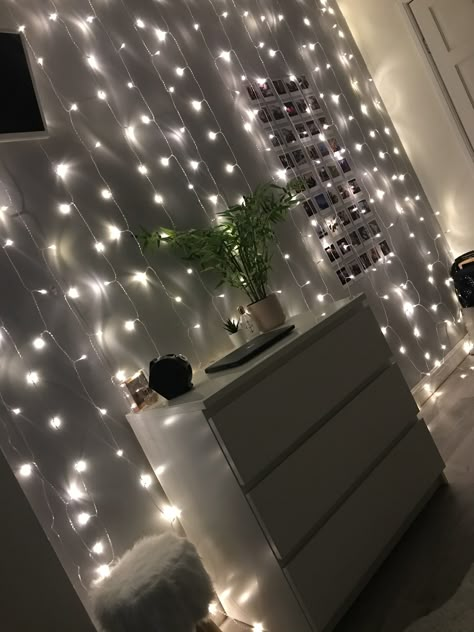 Led Lighting Bedroom, Bedroom Decor For Teen Girls, Dekorasi Kamar Tidur, Pinterest Room Decor, Redecorate Bedroom, Cozy Room Decor, Teen Bedroom Decor, Aesthetic Rooms, Girl Bedroom Decor