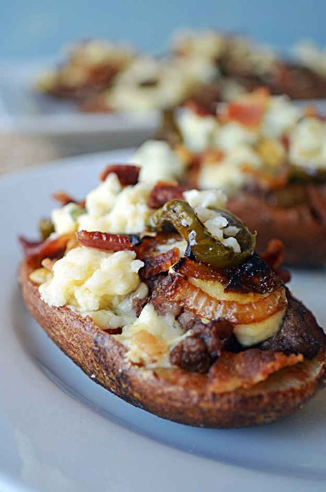 17 Delicious Ways To Eat Potato Skins Blue Cheese Burger, Potatoe Skins Recipe, Blue Cheese Burgers, Burger Seasoning, Potato Skin, Cheese Burger, Potato Skins, Quesadillas, Blue Cheese