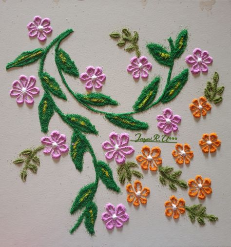 Easy and small Rangoli Hina Disgin, Simpal Rangoli Designs, Easy Rangoli Patterns, Flower Petal Art, Very Easy Rangoli Designs, Flower Pattern Drawing, Rangoli Side Designs, Simple Rangoli Border Designs, Rangoli Patterns