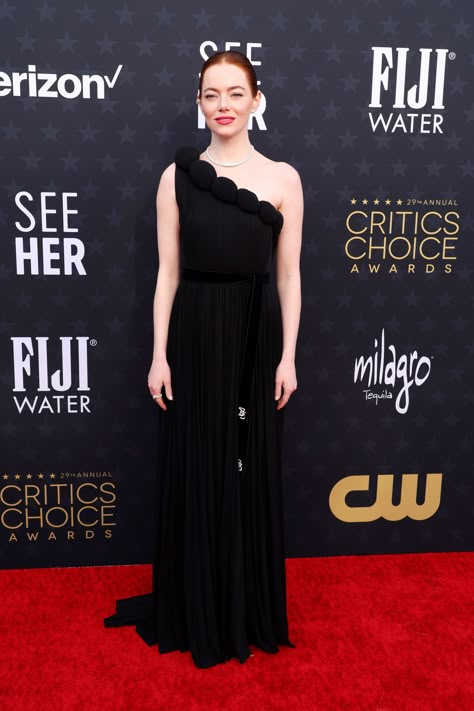 Emma Stone Wore Louis Vuitton To The 2024 Critics’ Choice Awards Influencer Event, Red Carpet Celebrities, Poor Things, Fashion Girlies, Best Actress Award, Critics Choice Awards, Pleated Gown, Critic Choice Awards, Famous Actresses