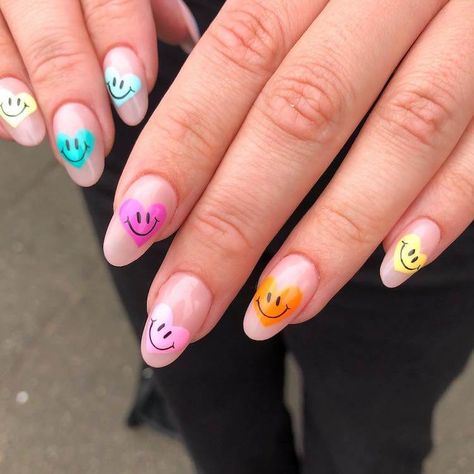 Go all out this summer with these cute smiley face nail designs. I love that different colors such as orange, yellow, pink,and blue were used for these happy face nails. Summer Nail Design Ideas, Heart Smiley, Beautiful Dawn, Cute Smiley Face, Summer Nail Designs, Nail Design Ideas, Flower Nail Art, Rainbow Nails, Heart Nails