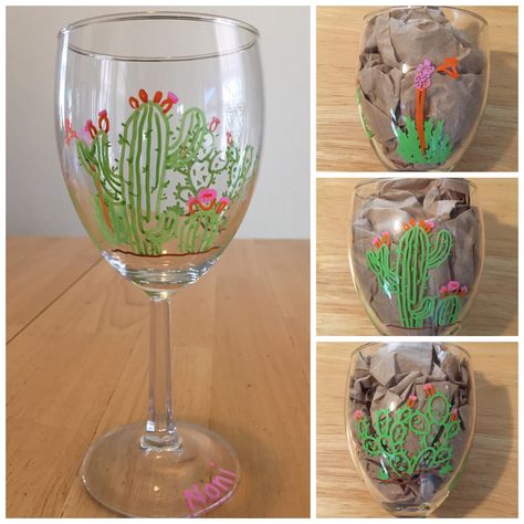 Cactus wine glass 2 Hand Painted Wine Glasses Diy, Diy Wine Glasses Painted, Wine Glass Decor, Diy Wine Glasses, Decorated Wine Glasses, Cactus Diy, Glass Bottle Diy, Bottle Diy, Glass Painting Designs