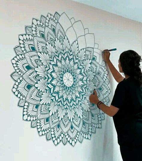 Mandala wall art Mandala Wall Art Murals, Mandala Wall Painting, Mandala Creative, فن الرسم بالمسامير, Wal Art, Wall Art Diy Paint, Mandala Art Therapy, Design Mandala, Wall Painting Decor