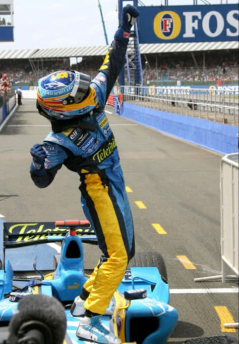 Fernando Alonso Celebration, F1 Drivers, Car Racing, Vroom Vroom, Formula One, Photo Stock, Grand Prix, Formula 1, Motorsport