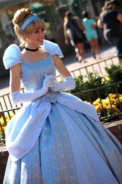 That is probably my dream job. I would love to be a princess face character sooo much!!!!!! Cinderella Cosplay, Disney Princess Cosplay, Princess Face, Cinderella Princess, Cinderella Costume, Cinderella Party, Disney Face Characters, Cinderella Disney, Princess Cosplay