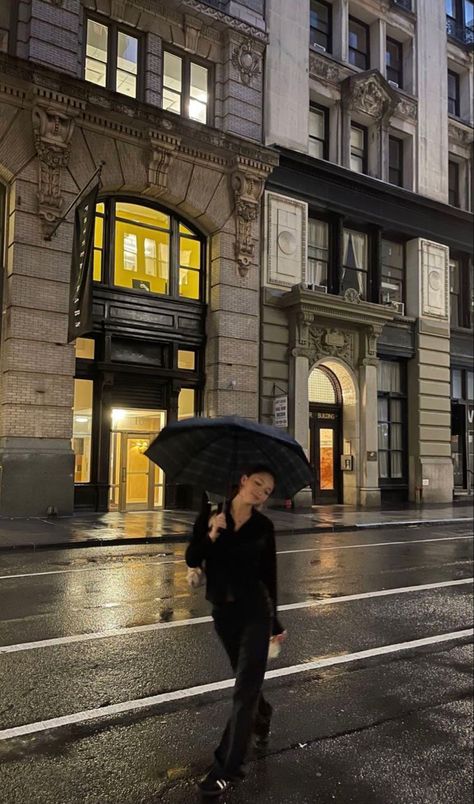 #rain #aesthetic #nyc #city #citylife Rainy Insta Pics, Photoshoot In Rain Aesthetic, Pictures In The Rain Aesthetic, Paris Rain Aesthetic, Girl In The Rain Aesthetic, Rain Girl Aesthetic, Old Days Aesthetic, Rain Outfit Aesthetic, Best Life Aesthetic