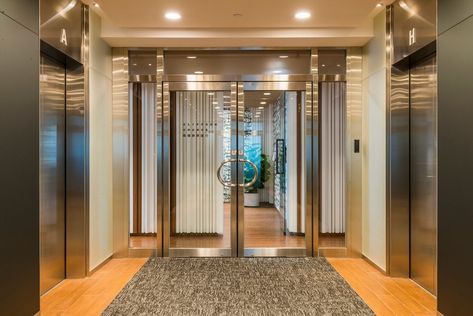 Clifford Chance Office by Circa ia - Office Snapshots Clifford Chance, Elevator Lobby, Recessed Downlight, Office Photo, Office Snapshots, Workplace Design, Landscape Decor, Structural Engineering, Office Design