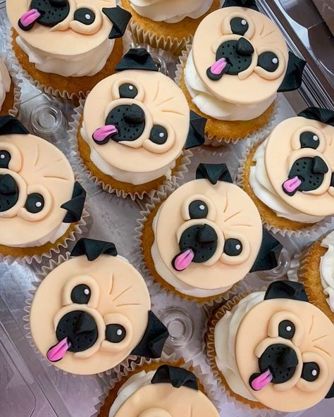 Pug Cupcake Toppers, Pug Themed Birthday Party, Pug Cakes, Pug Birthday Cake, Pug Cupcakes, Easy Cakes For Kids, Valentines Tea, Lucy Birthday, Pug Party