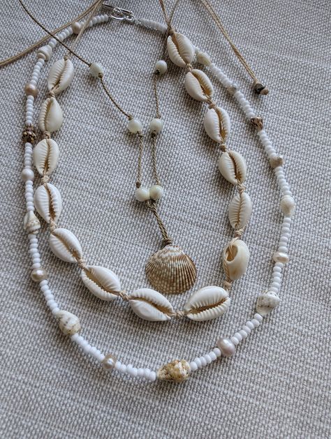 Diy Shell Jewelry, Boho Jewelry Diy Bohemian, Shell Necklace Diy, Cowrie Necklace, Cowrie Shell Jewelry, Diy Wire Jewelry Rings, Wire Jewelry Rings, Cowrie Shells, Diy Wire Jewelry