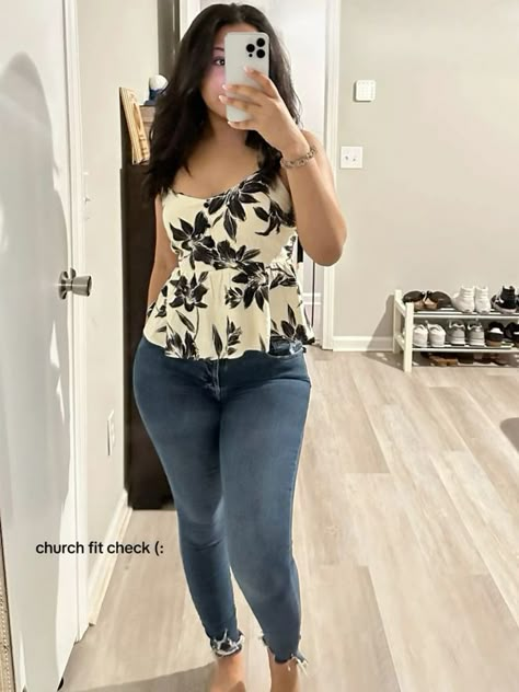 Flower Tank Top Outfit, Latina Outfits, Church Fits, Smart Dressing, Warm Tights, Best Winter Outfits, Latina Fashion, Chunky Sweaters, Cute Comfy Outfits