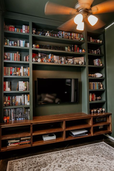 Media Center Bookshelves, Tv Wall Decor With Bookshelf, Tv Over Bookshelf, Diy Tv Stand Bookshelf, Book Shelf Entertainment Center, Fireplace Den Ideas, Bookshelves Entertainment Center, Tv Book Shelf Wall, Tv Room Library