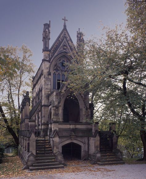 Dexter Chapel Mausoleum - Spring Grove Cemetery Cincinnati OH Gothic Mausoleum, Old Cemetery, Old Mansion, Spooky Places, Old Cemeteries, Cemetery Art, Religious Architecture, Fantasy Castle, Cincinnati Ohio