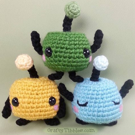 I made these little dudes- they're Junimos cute forest spirits from Stardew Valley (it's the best thing since Harvest Moon) Pattern is up for free on my website and Ravelry!  #crochet #amigurumi #yarn #stardewvalley by craftytibbles Junimo Crochet, Forest Spirits, Crochet Game, Cute Forest, Moon Pattern, Community Center, Wool Crafts, Stardew Valley, Crochet Videos