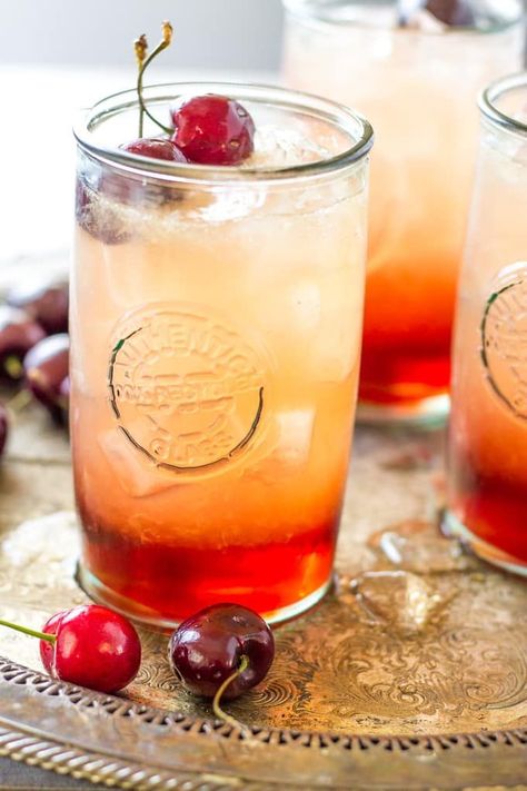 3-Ingredient Cocktail Recipes You Can Make Tonight - Camille Styles | Cherry Amaretto Lemonade Homemade Punch, Sour Sweets, Amaretto Drinks, Amaretto Sour Cocktail, Cherry Amaretto, Amaretto Sour, Coctails Recipes, Refreshing Snacks, Cherry Cocktail