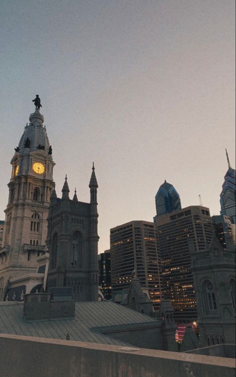 Philadelphia Aesthetic, Pennsylvania Bucket List, Philadelphia Things To Do, City Girl Aesthetic, Sunrise City, Philadelphia City, Yoga Trainer, Photography City, Aesthetic City