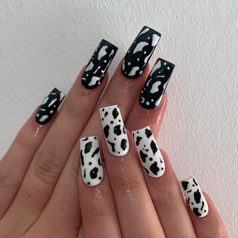 Dalmation Nail Designs, Nails Dalmatian, Dalmation Nails Acrylic, Pink Dalmation Nails, Dalmatian Nails, 101 Dalmations Nails, 101 Dalmations Nail Designs, Cruella Nails 101 Dalmatians, 101 Dalmatians Nail Art