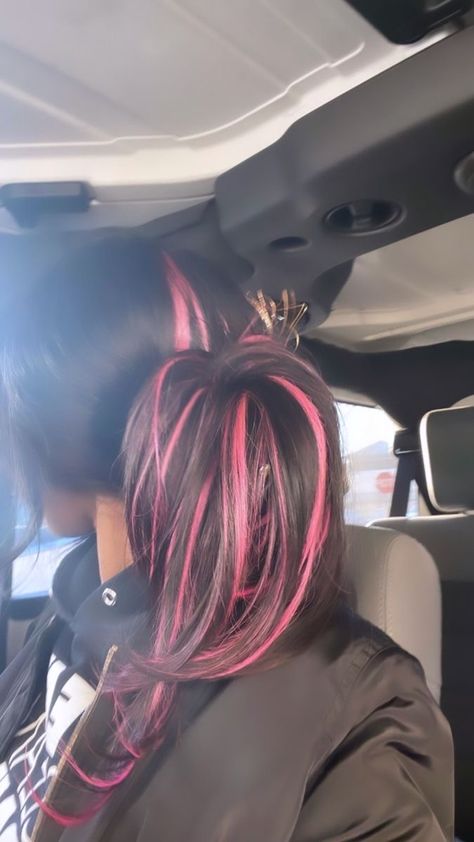 Brown And Pink Hair Peekaboo, Black Hair W Pink Highlights, Black Hair With Pink Highlights Weave, Light Brown With Pink Highlights, Pink With Black Streaks Hair, Pink Chunky Highlights In Black Hair, Pink Highlights Black Hair, Hot Pink Highlights In Black Hair, Light Pink Highlights In Brown Hair