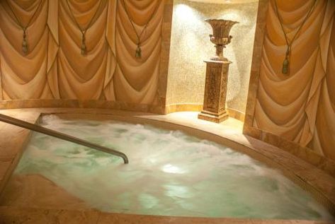 Rejuvenate your mind and body by lazing in the Jacuzzi by finding some of the best hotels and resorts with in-room Jacuzzis in Las Vegas. Best Las Vegas Hotels, Las Vegas Luxury Hotels, Vegas Hotel Rooms, Las Vegas Airport, Vegas Hotels, Vegas Fun, Las Vegas Photos, Golden Nugget, Las Vegas City