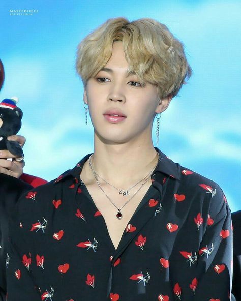 Park Jimin and the ARMY necklace Army Necklace, The Other Guys, Park Jimin Bts, Boy Scouts, Busan, Bts Boys, Jung Hoseok, Bts Memes, Bts Jimin