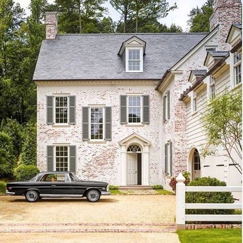 German Smear Brick Exterior, White Brick House, Lime Wash Brick, Beautiful Houses Exterior, German Schmear, Painted Brick Exteriors, White Wash Brick, Mark D Sikes, Brick Exterior