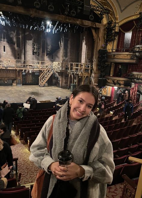 Drama Teacher Aesthetic Outfits, Harry Potter Broadway Outfit, Musical Theatre Aesthetic Outfits, Musical Outfits Broadway, Nyc Broadway Outfit, Broadway Theatre Outfit, Play Outfit Theater, Broadway Aesthetic Outfit, Broadway Show Outfit