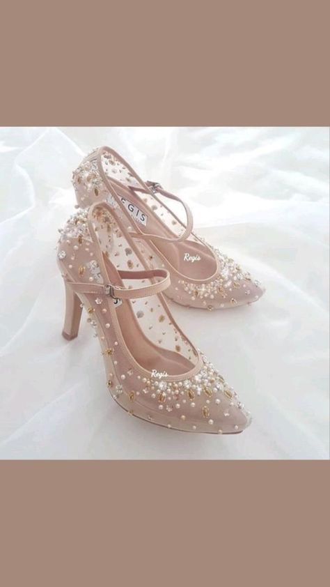 Beautiful heels for girls Kasut Pengantin Perempuan, Kasut Kahwin, Kasut Pengantin, Sepatu Platform, Sepatu Pump, Kawaii Shoes, Girls Heels, Beautiful Heels, Heels Classy