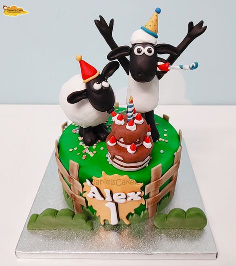 Shaun The Sheep Birthday Cake, Shawn Sheep, Shaun The Sheep, Baby Birthday Cakes, My Bday, The Sheep, Baking Ideas, Party Bags, Baby Birthday