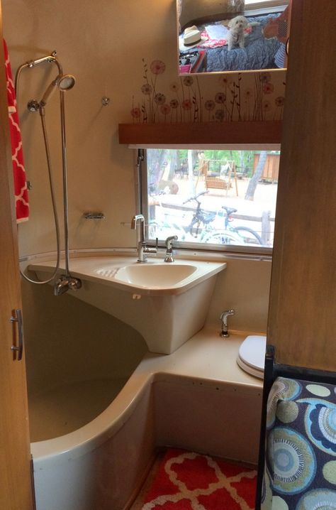 Safari Bathroom, Airstream Bathroom, School Bus Tiny House, Airstream Living, School Bus House, Motorhome Interior, Tenda Camping, Airstream Remodel, Airstream Interior