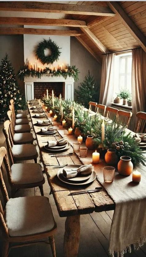 Earthy Christmas Table Decor, Christmas Dinner Table Settings Rustic, Evergreen Centerpieces, Happy Yuletide, Earthy Christmas, Christmas Table Scapes, Lunch Table Settings, Dinner Table Set Up, Christmas Dinner Decorations