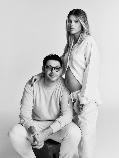 Sofia Richie Grainge Is Pregnant: See the First Photos Here | Vogue Elliot Grainge, Sofia Richie Grainge, Studio Maternity Shoot, Maternity Studio Photoshoot, Pregnancy Announcement Photoshoot, Studio Maternity Photos, Baby Announcement Photoshoot, Modern Maternity, Maternity Photography Poses Pregnancy Pics