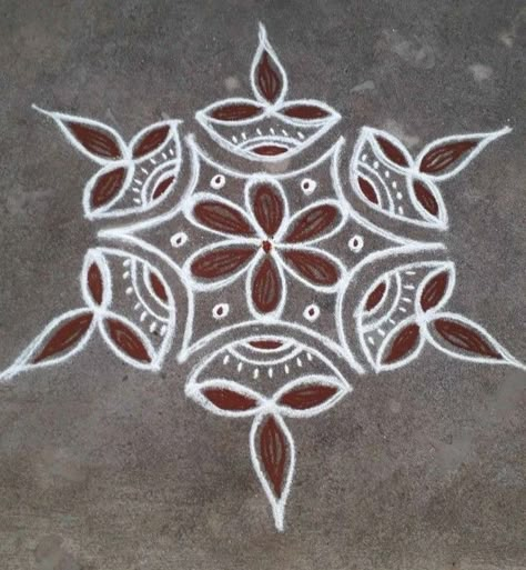 Diwali Mugulu, Mini Kolam, Margali Kolam, Amsterdam Wallpaper, Deepam Rangoli, Small Kolam, Pattern Design Drawing, Chukkala Muggulu, Easy Rangoli Designs Videos