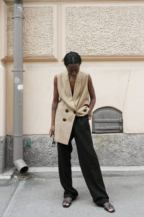 I'm a Fashion Editor and Would Definitely Buy These Under-£50 Mango Pieces Sleeveless Blazer, Looks Street Style, Fashion People, Black Women Fashion, High Fashion Street Style, Fashion Editor, Mode Inspiration, Street Style Women, Look Fashion