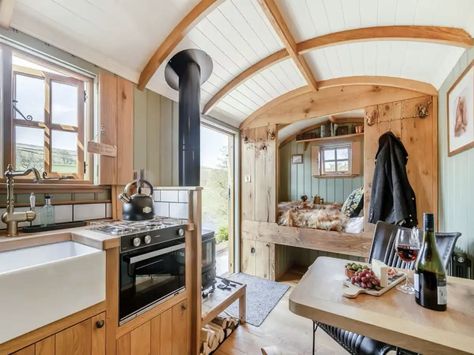 offgrid shepherds hut Yorkshire Countryside, Types Of Cladding, Shepherds Huts, Oak Windows, Steel Cladding, Lpg Gas, Star Tile, Wool Insulation, Gas Boiler